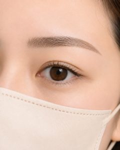 自然な毛流れを意識したナチュラル眉アートメイク After